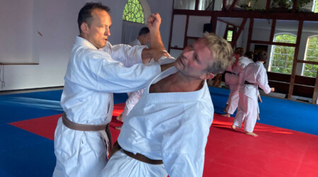 Karate Verein Köln Nippes – Kampfsport – Selbstverteidigung – Fitness – Kampfkunst 593 Ju Kengo e.V. - Karate in Köln - Kampfsport seit 1982 Karate Verein Köln Nippes – Kampfsport – Selbstverteidigung – Fitness – Kampfkunst