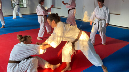 Karate Verein Köln Nippes – Kampfsport – Selbstverteidigung – Fitness – Kampfkunst 475 Ju Kengo e.V. - Karate in Köln - Kampfsport seit 1982 Karate Verein Köln Nippes – Kampfsport – Selbstverteidigung – Fitness – Kampfkunst