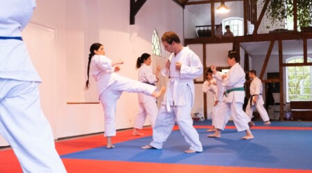 Karate Verein Köln Nippes – Kampfsport – Selbstverteidigung – Fitness – Kampfkunst 377 Ju Kengo e.V. - Karate in Köln - Kampfsport seit 1982 Karate Verein Köln Nippes – Kampfsport – Selbstverteidigung – Fitness – Kampfkunst