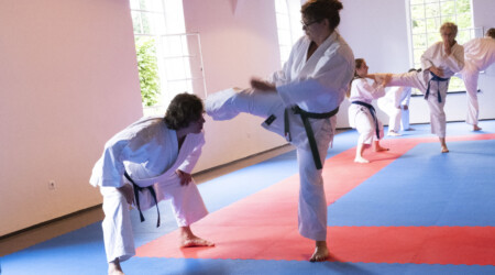 Karate Verein Köln Nippes – Kampfsport – Selbstverteidigung – Fitness – Kampfkunst 331 Ju Kengo e.V. - Karate in Köln - Kampfsport seit 1982 Karate Verein Köln Nippes – Kampfsport – Selbstverteidigung – Fitness – Kampfkunst